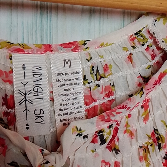 Midnight Sky sheer floral print tank with ruffle layer sleeves medium - Picture 5 of 5